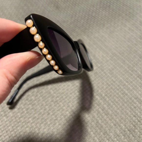 Brand new black Anthropologie Sunglasses - Picture 4 of 5